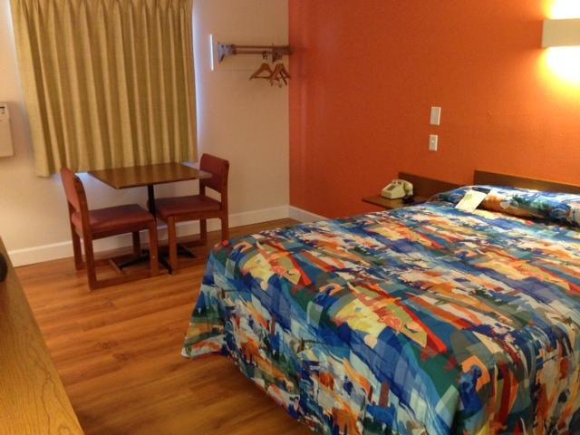 Rodeway Inn Emporia Bilik gambar