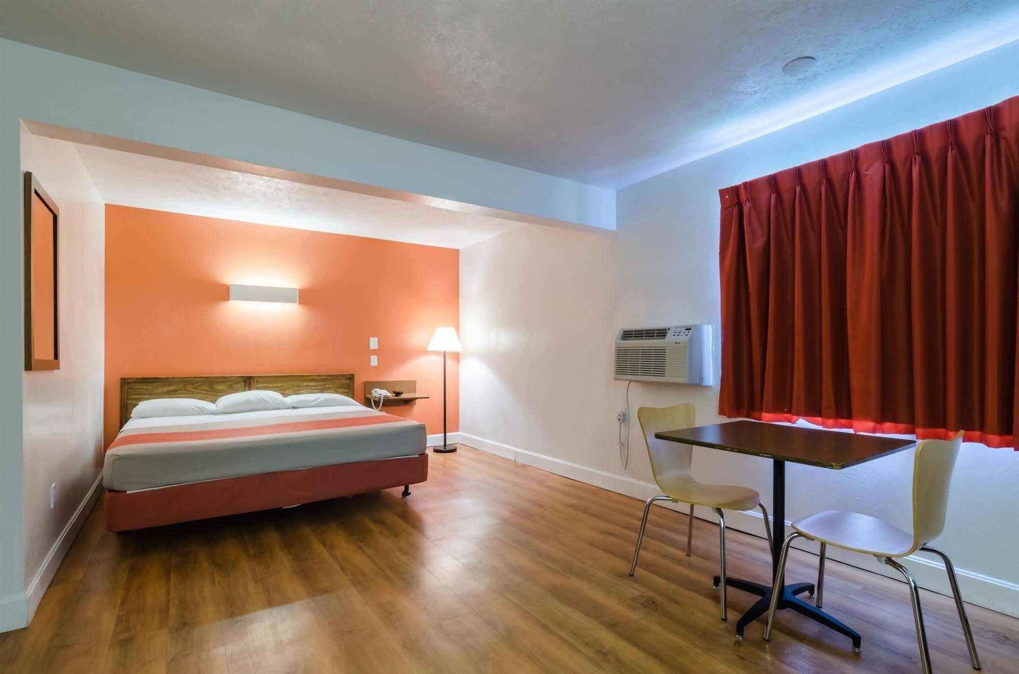Rodeway Inn Emporia Luaran gambar